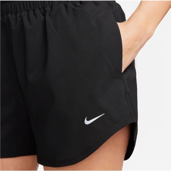 Nike One Women's Dri-FIT Ultra High-Waisted 3" Brief-Lined Shorts - Picture 2 of 4